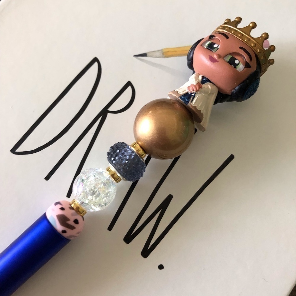 Disney Doorables: Wish: Queen Amaya handmade beaded pen